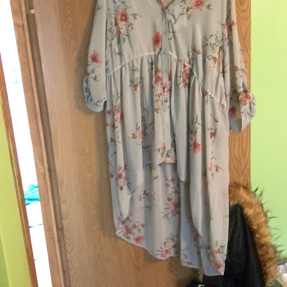 High low blouse - Picture 2 of 8